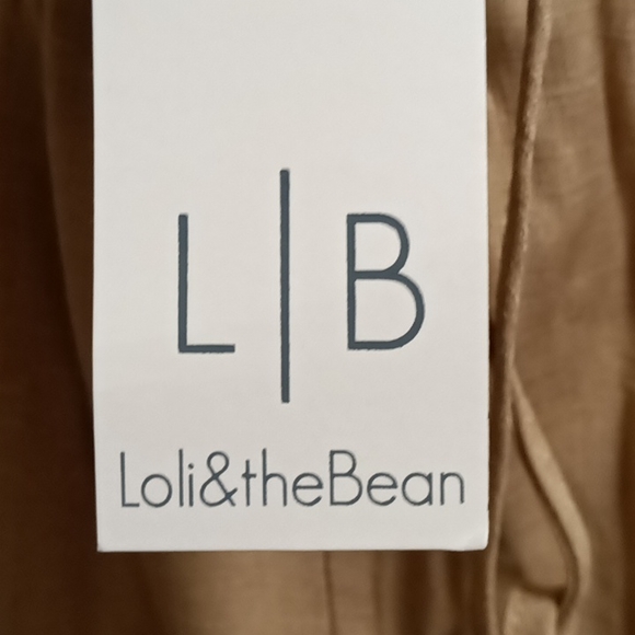 FINAL PRICE NWT Loli & the Bean beautiful tan/khaki pleated flared skorts Med - Picture 3 of 3